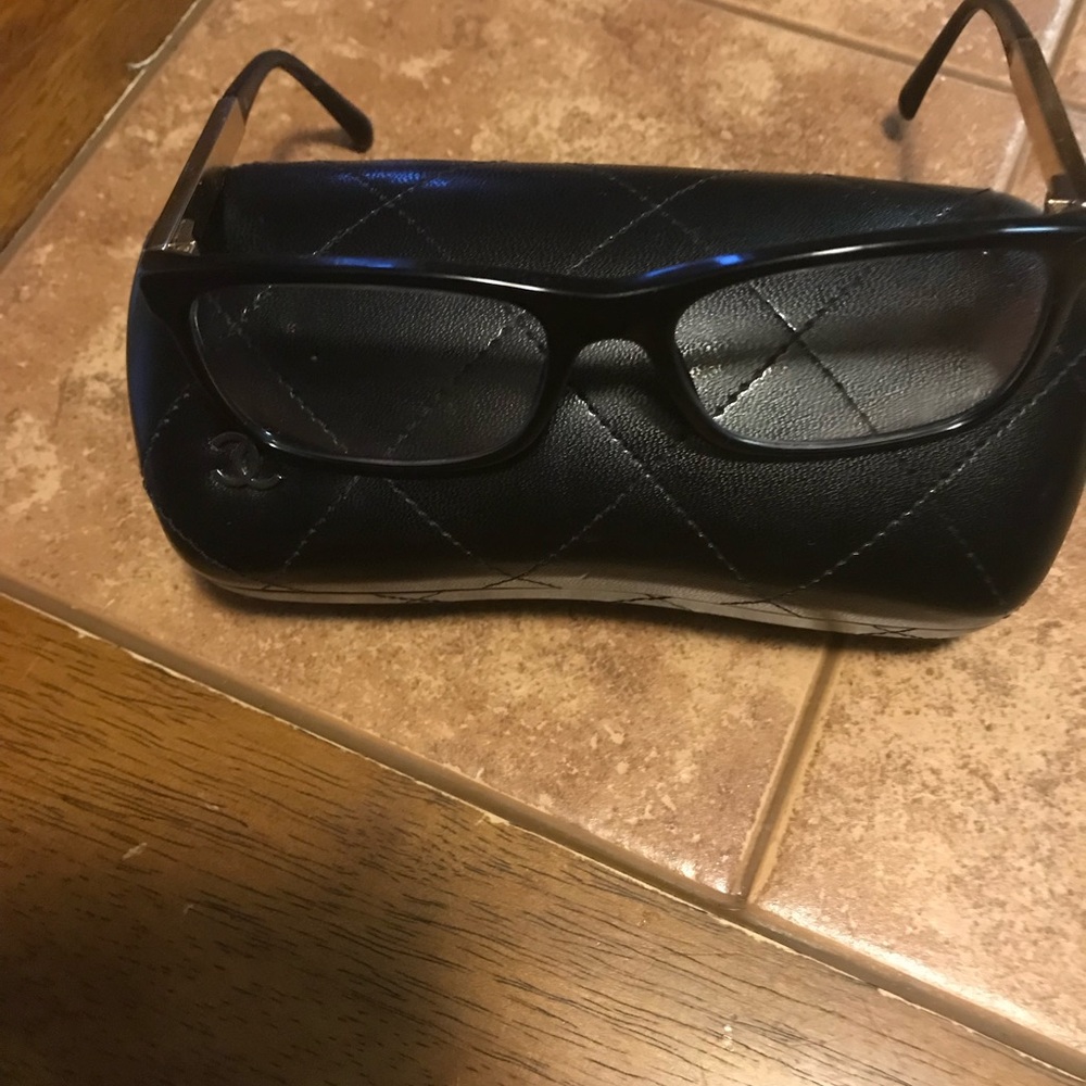 Designer Chanel Frames And Case! - image 7